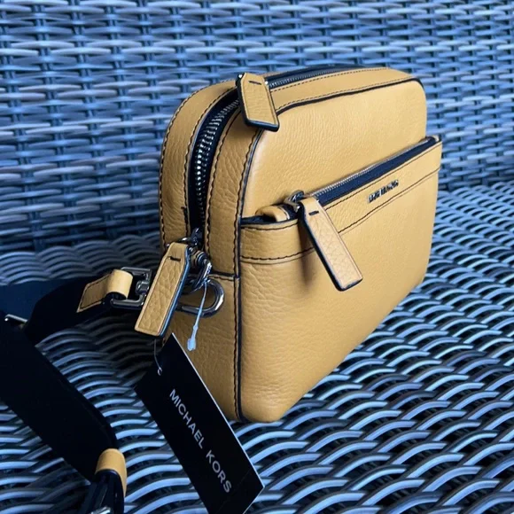 Michael Kors Cooper Utility Crossbody - Picture 1 of 16